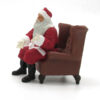 Preiser 44931 - Weihnachtsmann im Sessel & Mutter mit Kindern – Bild 4
