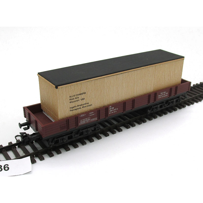 Märklin Niederbordwagen mit DUHA Ladegut Transportkiste, Maschinenabdeckung