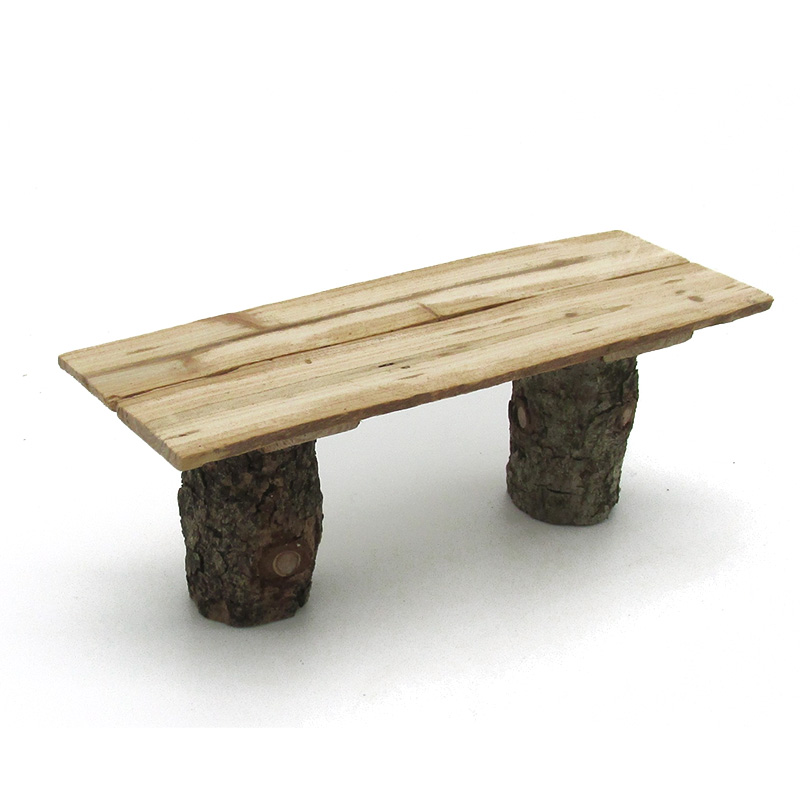 Tisch aus Holz