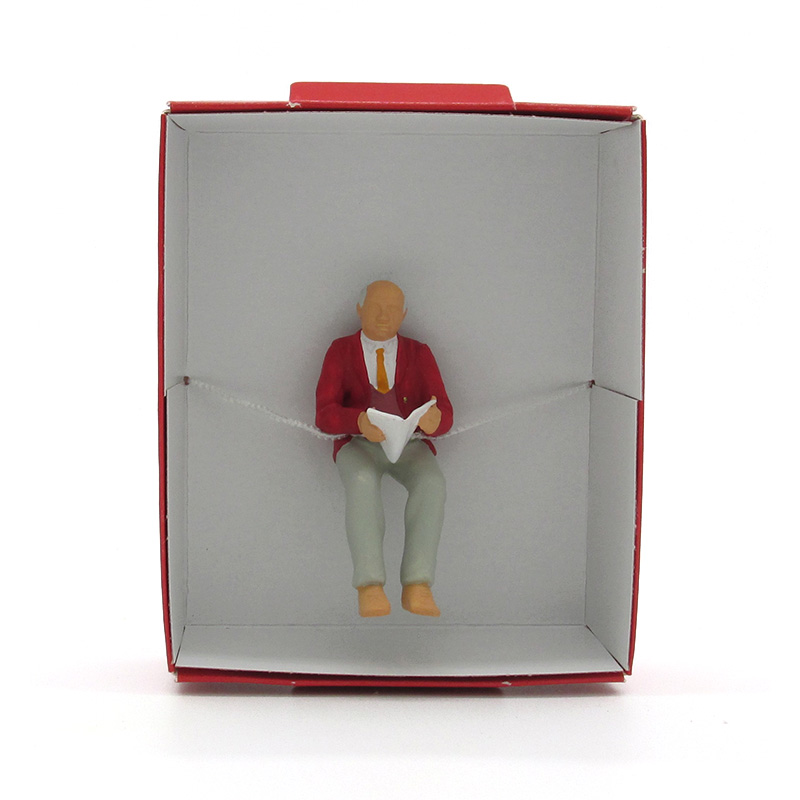 Merten Figur 240001 Sitzender Zeitungsleser, Spur G